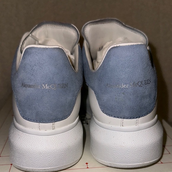 Alexander Mcqueens White dream Blue - Picture 6 of 6